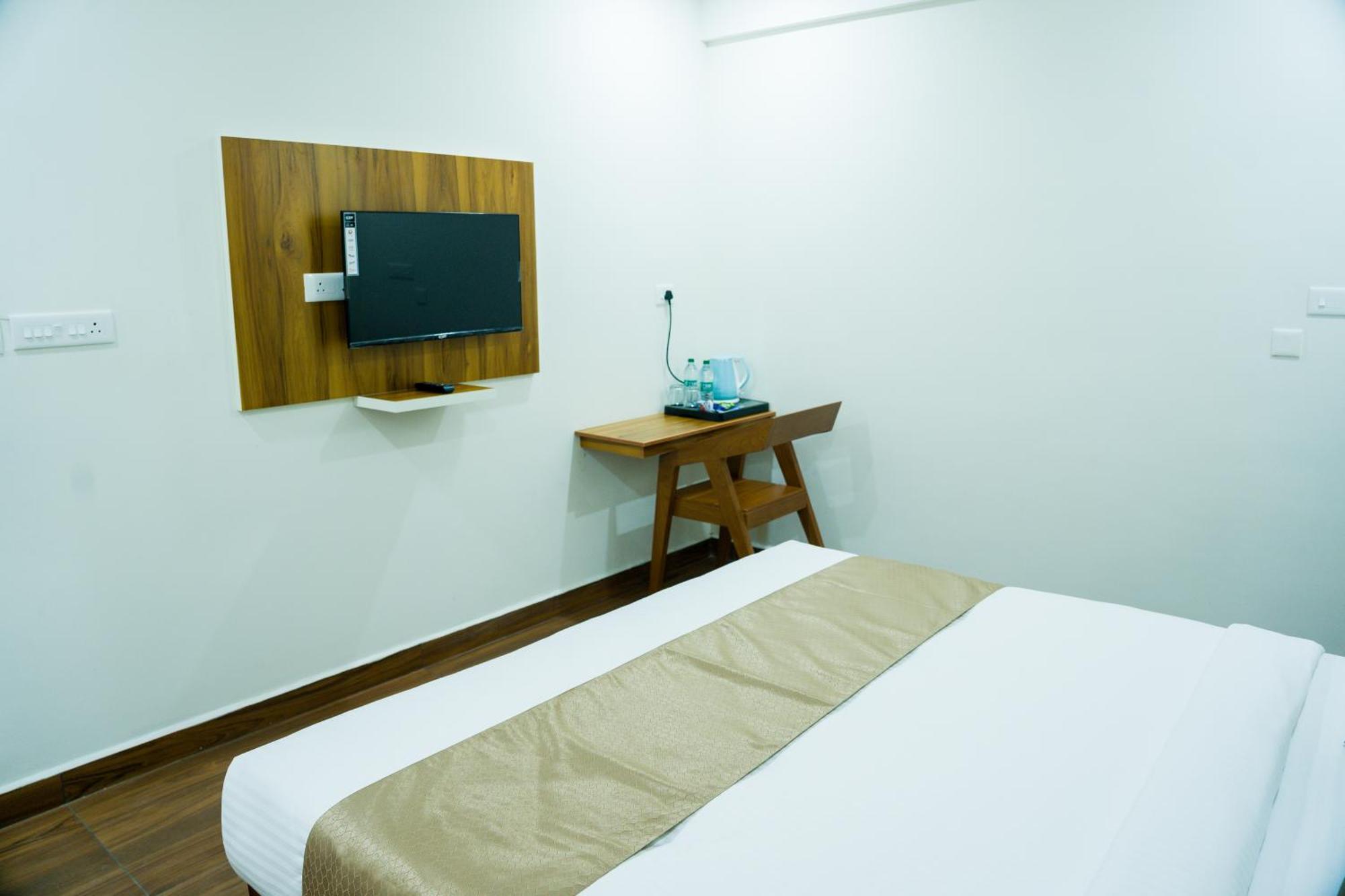 Fly View Airport Residency Nedumbassery Exterior foto